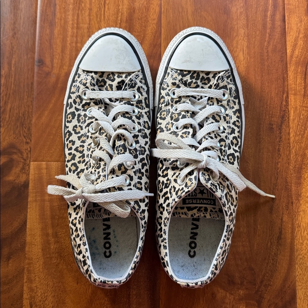Converse Leopard Print Low Top Sneakers - Black, brown & white - SIZE 8 women’s